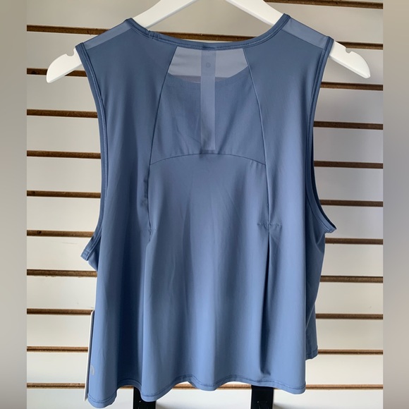 Sculpt Cropped Tank - Picture 2 of 5